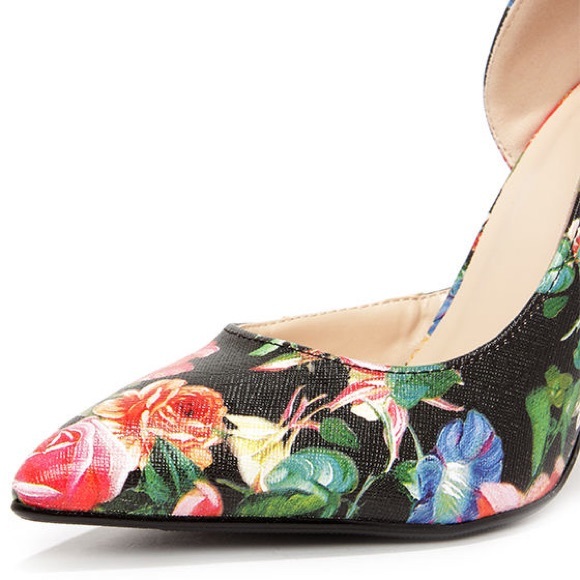 MY DELICIOUS | Mitten Black Floral Print D’Orsay Pumps - Picture 10 of 13